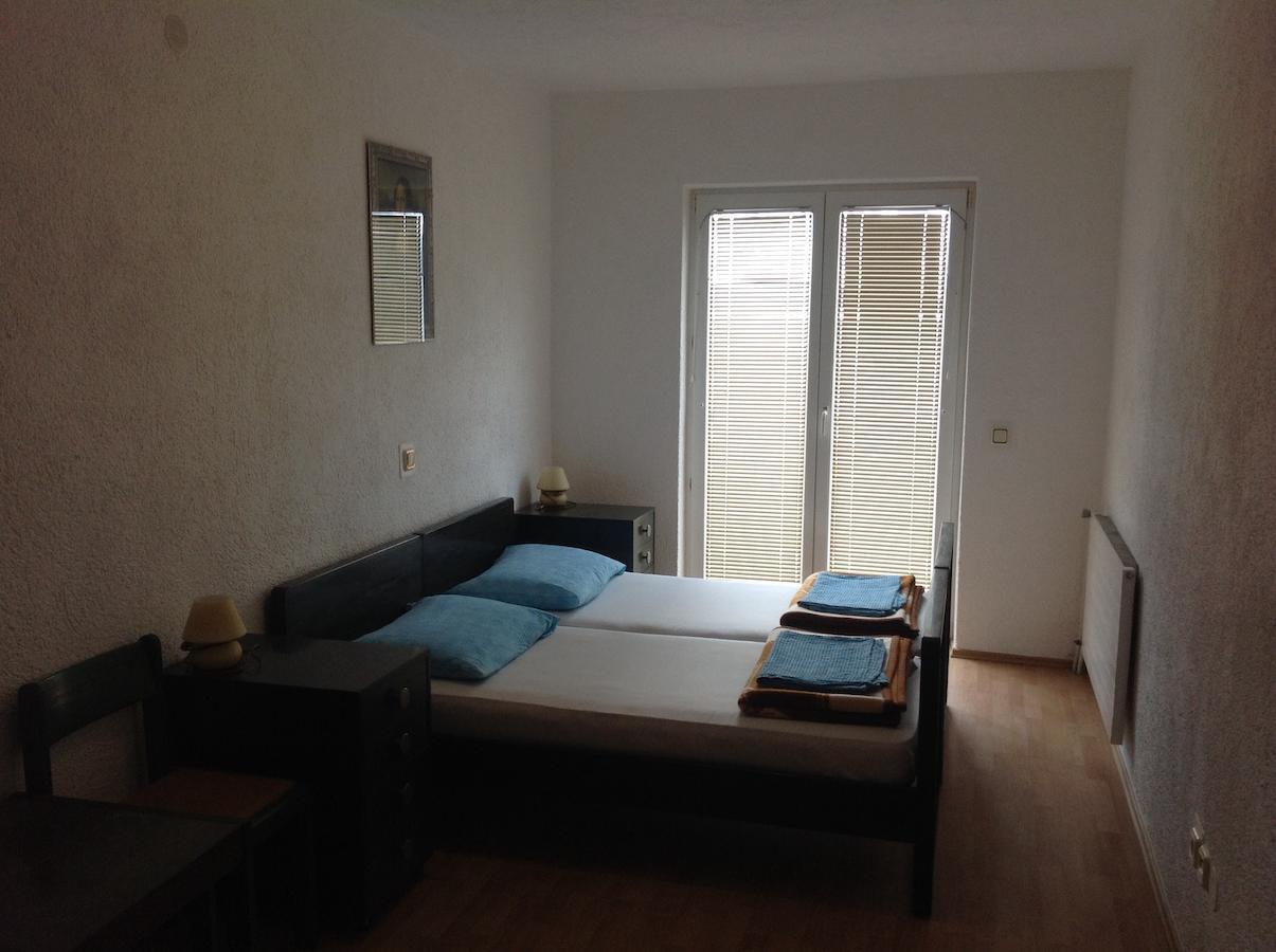 Katarina Apartments And Rooms スィビニ・クルンポスキ 部屋 写真